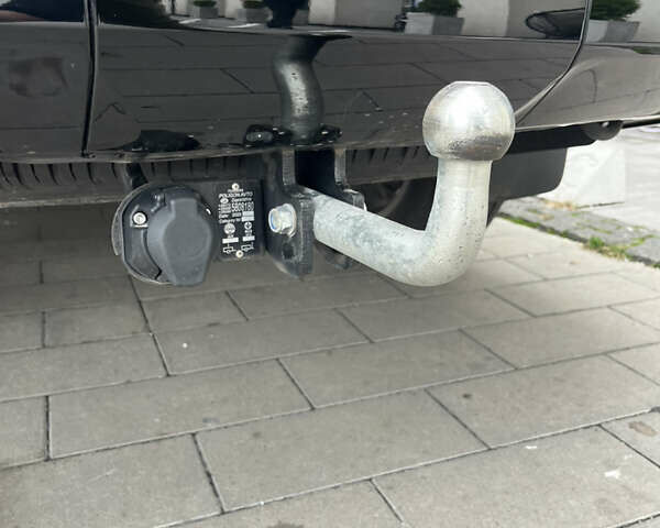 Черный Тойота Ленд Крузер, объемом двигателя 3.35 л и пробегом 79 тыс. км за 88499 $, фото 12 на Automoto.ua