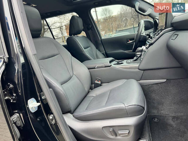 Чорний Тойота Ленд Крузер, об'ємом двигуна 3.3 л та пробігом 7 тис. км за 98500 $, фото 40 на Automoto.ua