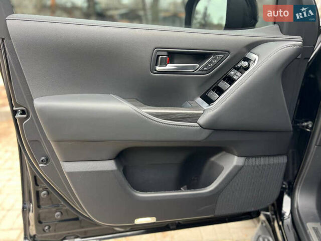 Чорний Тойота Ленд Крузер, об'ємом двигуна 3.3 л та пробігом 7 тис. км за 98500 $, фото 21 на Automoto.ua