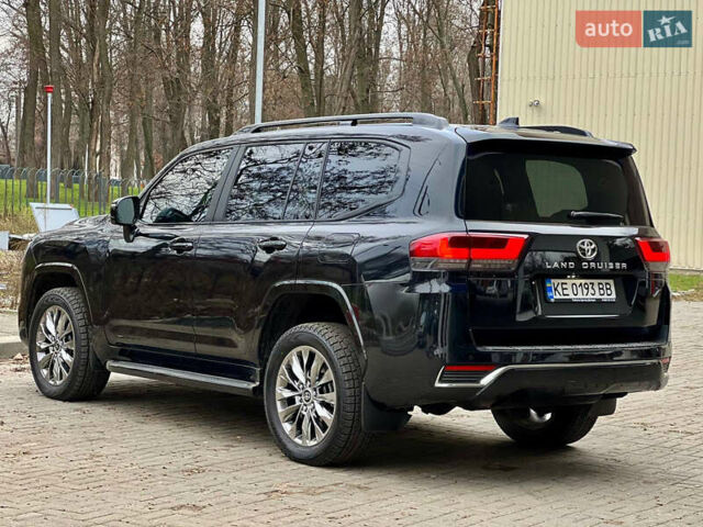 Чорний Тойота Ленд Крузер, об'ємом двигуна 3.3 л та пробігом 7 тис. км за 98500 $, фото 14 на Automoto.ua