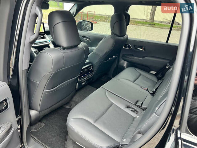 Чорний Тойота Ленд Крузер, об'ємом двигуна 3.3 л та пробігом 7 тис. км за 98500 $, фото 28 на Automoto.ua