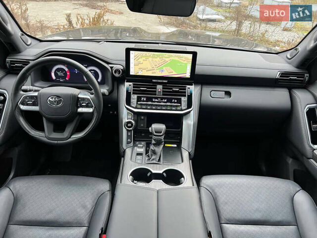 Чорний Тойота Ленд Крузер, об'ємом двигуна 3.3 л та пробігом 7 тис. км за 98500 $, фото 34 на Automoto.ua