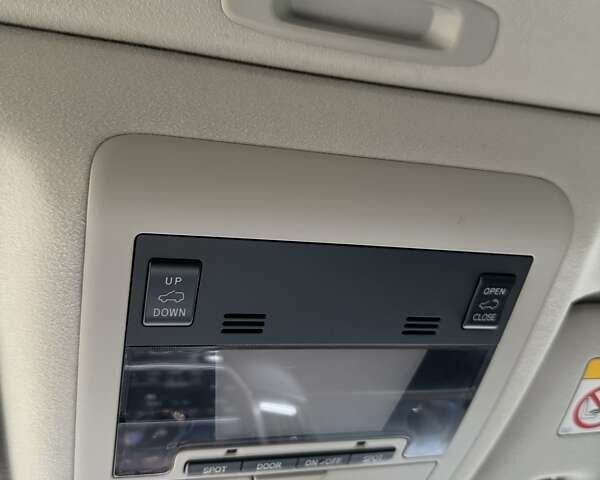 Коричневый Тойота Ленд Крузер, объемом двигателя 4.46 л и пробегом 211 тыс. км за 47000 $, фото 33 на Automoto.ua