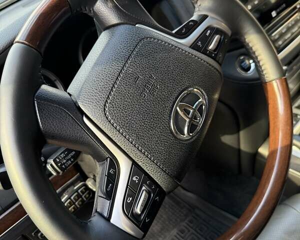 Коричневый Тойота Ленд Крузер, объемом двигателя 4.46 л и пробегом 211 тыс. км за 47000 $, фото 18 на Automoto.ua