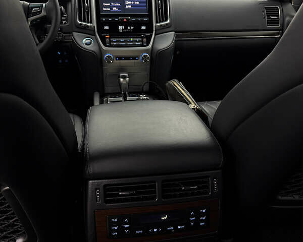 Коричневый Тойота Ленд Крузер, объемом двигателя 4.46 л и пробегом 250 тыс. км за 50000 $, фото 9 на Automoto.ua