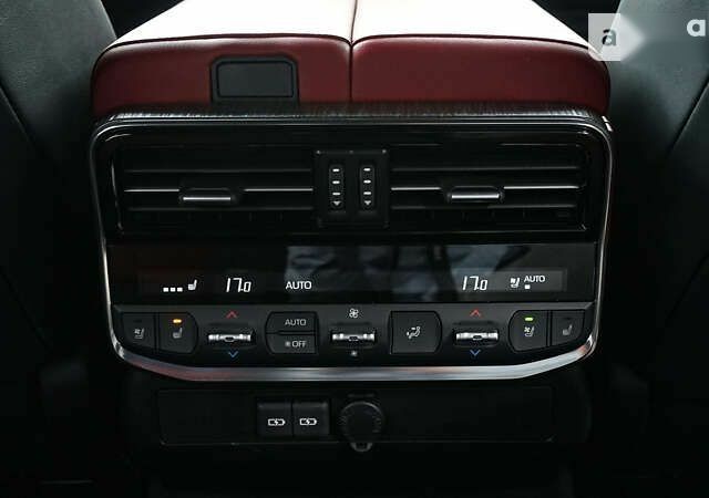 Тойота Ленд Крузер, об'ємом двигуна 3.3 л та пробігом 22 тис. км за 88504 $, фото 29 на Automoto.ua