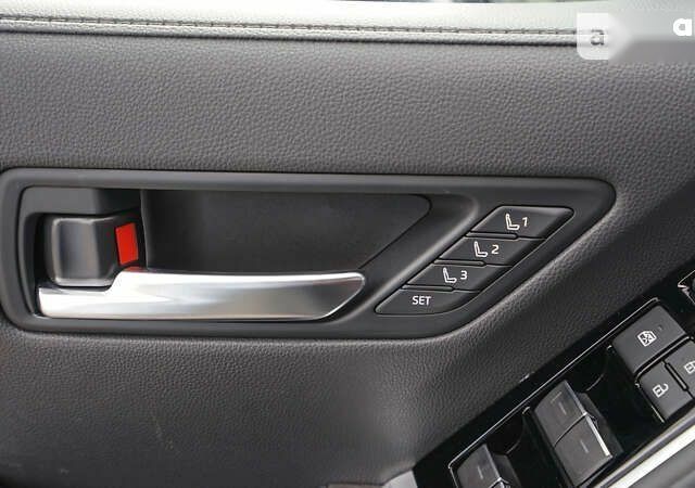 Тойота Ленд Крузер, об'ємом двигуна 3.3 л та пробігом 22 тис. км за 88504 $, фото 14 на Automoto.ua