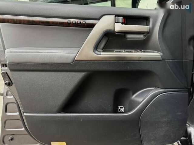 Тойота Ленд Крузер, объемом двигателя 4.5 л и пробегом 244 тыс. км за 25999 $, фото 24 на Automoto.ua