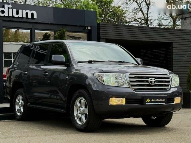 Тойота Ленд Крузер, объемом двигателя 4.5 л и пробегом 244 тыс. км за 25999 $, фото 2 на Automoto.ua