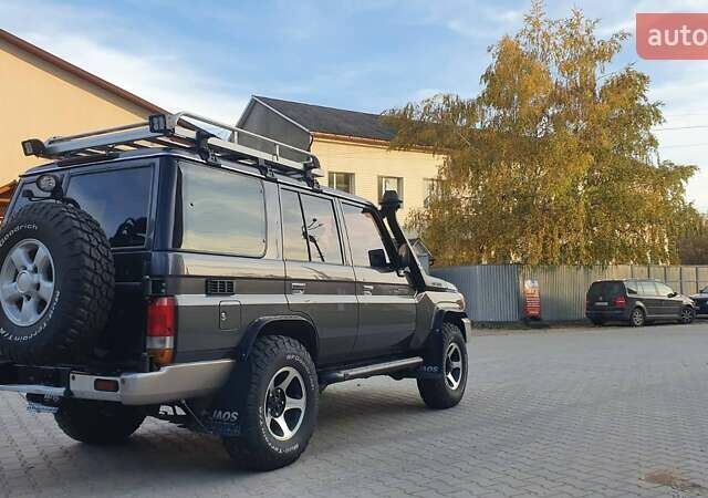 Тойота Ленд Крузер, объемом двигателя 4.16 л и пробегом 140 тыс. км за 46500 $, фото 3 на Automoto.ua