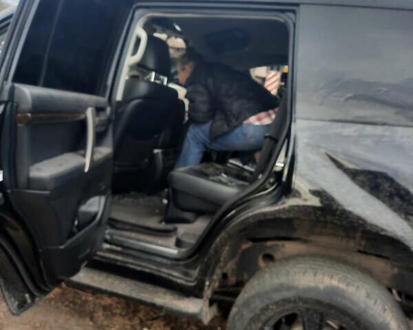 Тойота Ленд Крузер, объемом двигателя 4.7 л и пробегом 275 тыс. км за 9999 $, фото 2 на Automoto.ua