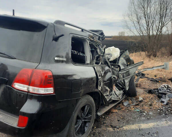 Тойота Ленд Крузер, объемом двигателя 4.7 л и пробегом 275 тыс. км за 9999 $, фото 1 на Automoto.ua