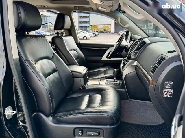 Тойота Ленд Крузер, объемом двигателя 0 л и пробегом 133 тыс. км за 33990 $, фото 26 на Automoto.ua