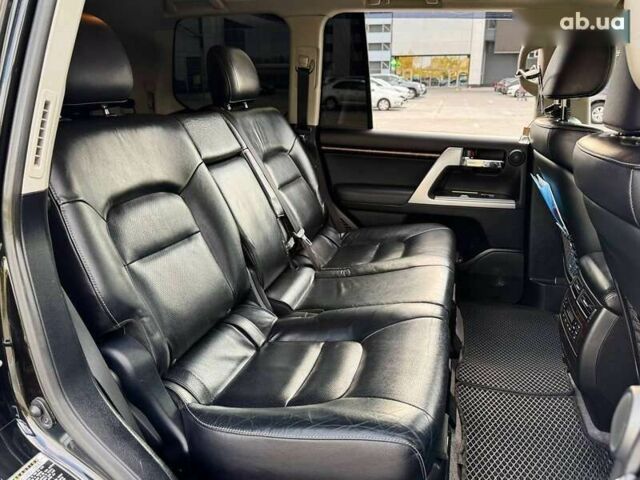 Тойота Ленд Крузер, объемом двигателя 0 л и пробегом 133 тыс. км за 33990 $, фото 28 на Automoto.ua