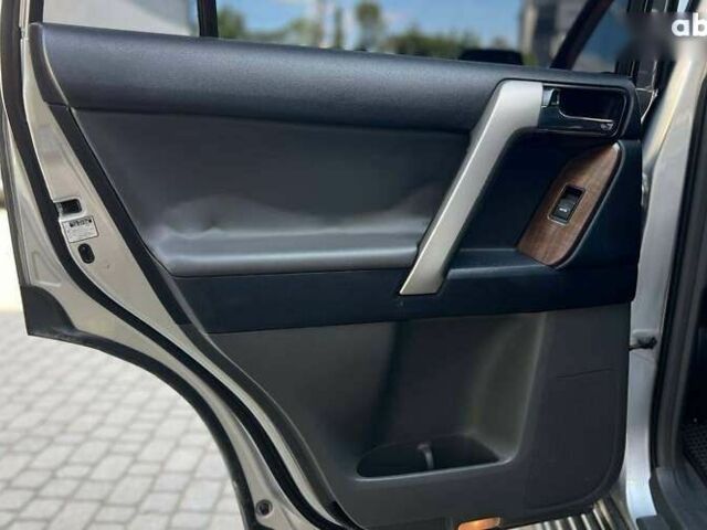 Тойота Ленд Крузер, объемом двигателя 0 л и пробегом 278 тыс. км за 25990 $, фото 25 на Automoto.ua