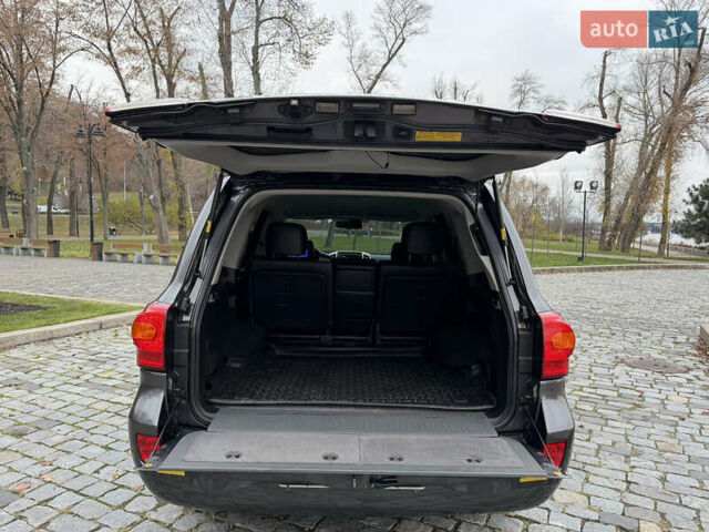 Тойота Ленд Крузер, объемом двигателя 4.6 л и пробегом 325 тыс. км за 28500 $, фото 9 на Automoto.ua