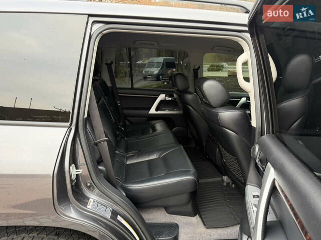 Тойота Ленд Крузер, объемом двигателя 4.6 л и пробегом 325 тыс. км за 28500 $, фото 12 на Automoto.ua