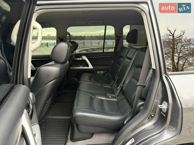 Тойота Ленд Крузер, объемом двигателя 4.6 л и пробегом 325 тыс. км за 28500 $, фото 5 на Automoto.ua