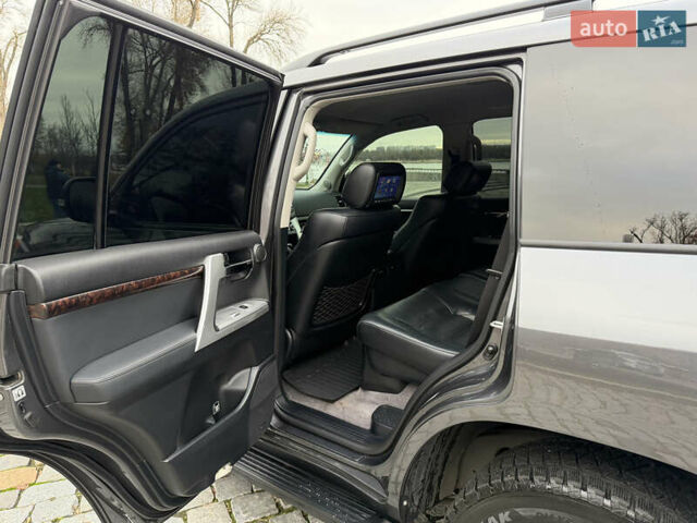 Тойота Ленд Крузер, объемом двигателя 4.6 л и пробегом 325 тыс. км за 28500 $, фото 6 на Automoto.ua