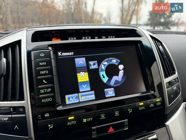 Тойота Ленд Крузер, объемом двигателя 4.6 л и пробегом 325 тыс. км за 28500 $, фото 26 на Automoto.ua