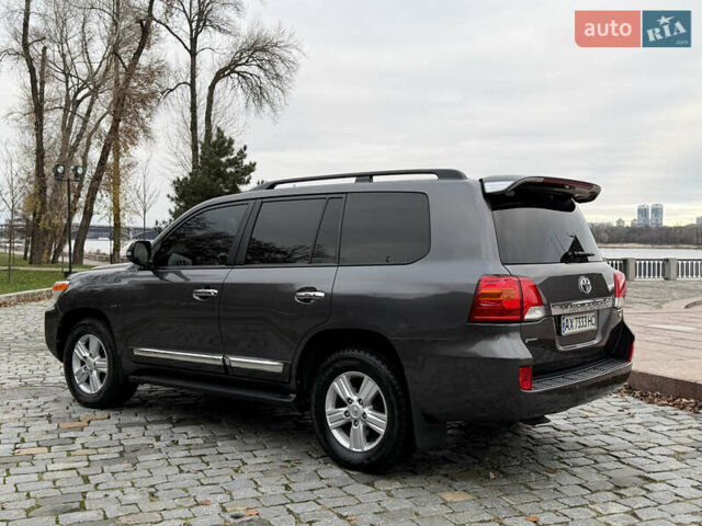 Тойота Ленд Крузер, объемом двигателя 4.6 л и пробегом 325 тыс. км за 28500 $, фото 3 на Automoto.ua