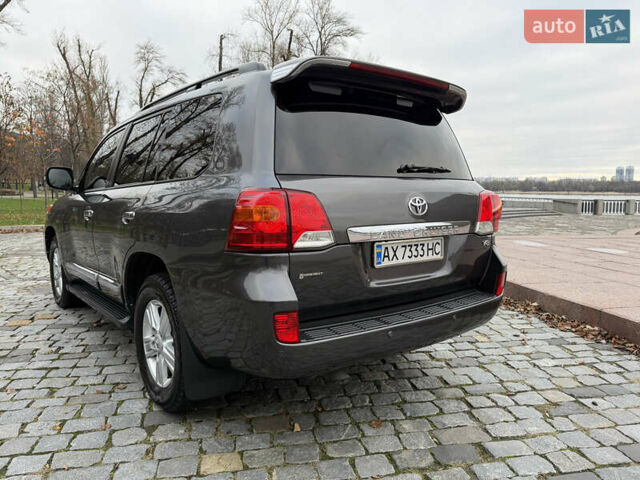Тойота Ленд Крузер, объемом двигателя 4.6 л и пробегом 325 тыс. км за 28500 $, фото 8 на Automoto.ua