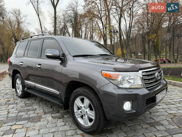 Тойота Ленд Крузер, объемом двигателя 4.6 л и пробегом 325 тыс. км за 28500 $, фото 18 на Automoto.ua