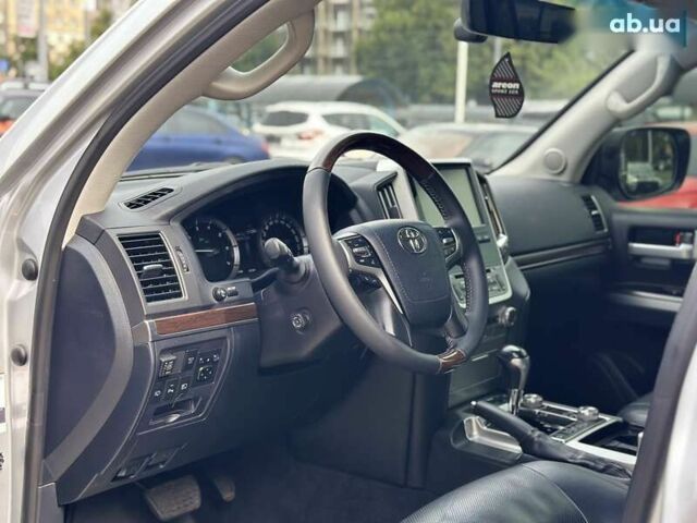 Тойота Ленд Крузер, объемом двигателя 4.6 л и пробегом 161 тыс. км за 44000 $, фото 13 на Automoto.ua