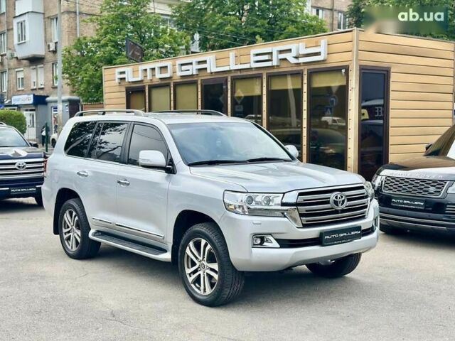 Тойота Ленд Крузер, объемом двигателя 4.6 л и пробегом 161 тыс. км за 44000 $, фото 2 на Automoto.ua