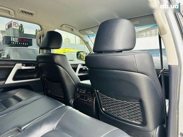 Тойота Ленд Крузер, объемом двигателя 4.6 л и пробегом 161 тыс. км за 44000 $, фото 26 на Automoto.ua