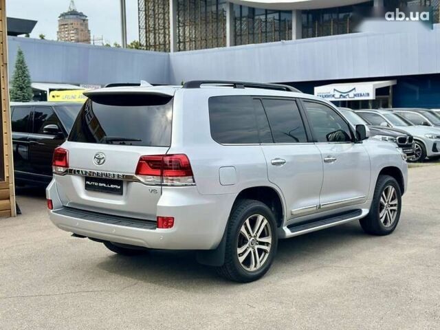 Тойота Ленд Крузер, объемом двигателя 4.6 л и пробегом 161 тыс. км за 44000 $, фото 5 на Automoto.ua