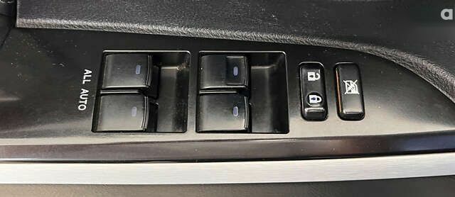 Тойота Ленд Крузер, объемом двигателя 4.5 л и пробегом 184 тыс. км за 52500 $, фото 25 на Automoto.ua