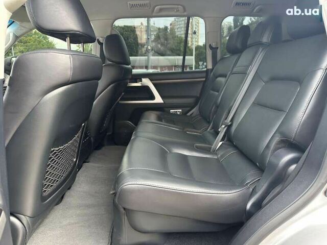 Тойота Ленд Крузер, объемом двигателя 4.6 л и пробегом 161 тыс. км за 44000 $, фото 22 на Automoto.ua