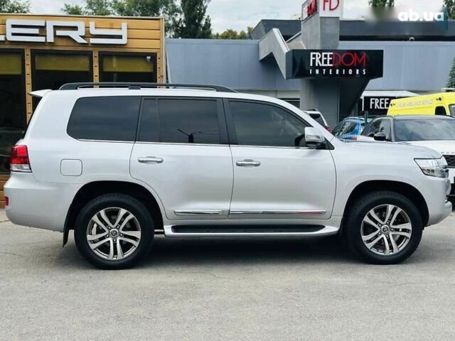 Тойота Ленд Крузер, объемом двигателя 4.6 л и пробегом 161 тыс. км за 44000 $, фото 6 на Automoto.ua