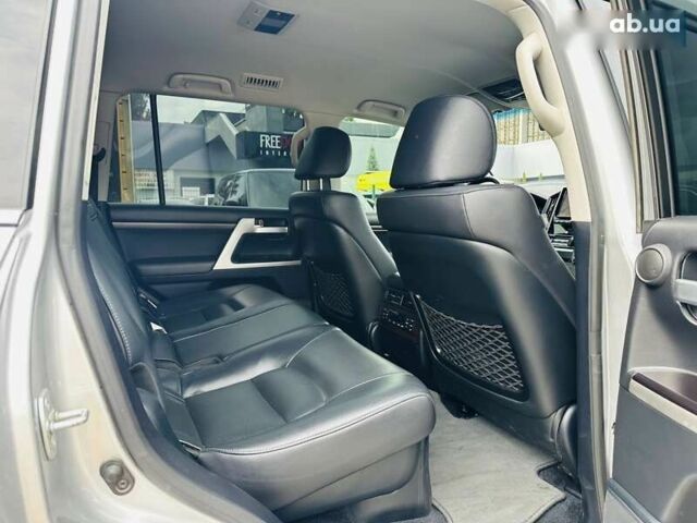 Тойота Ленд Крузер, объемом двигателя 4.6 л и пробегом 161 тыс. км за 44000 $, фото 27 на Automoto.ua