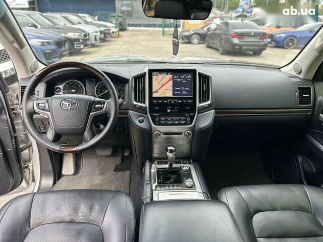 Тойота Ленд Крузер, объемом двигателя 4.6 л и пробегом 161 тыс. км за 44000 $, фото 24 на Automoto.ua