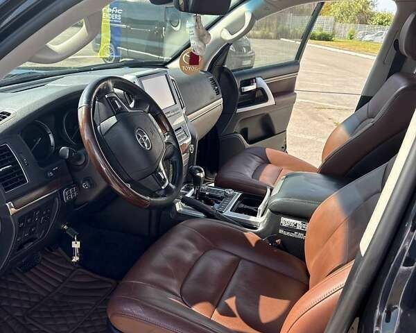 Тойота Ленд Крузер, объемом двигателя 4.5 л и пробегом 245 тыс. км за 54000 $, фото 1 на Automoto.ua