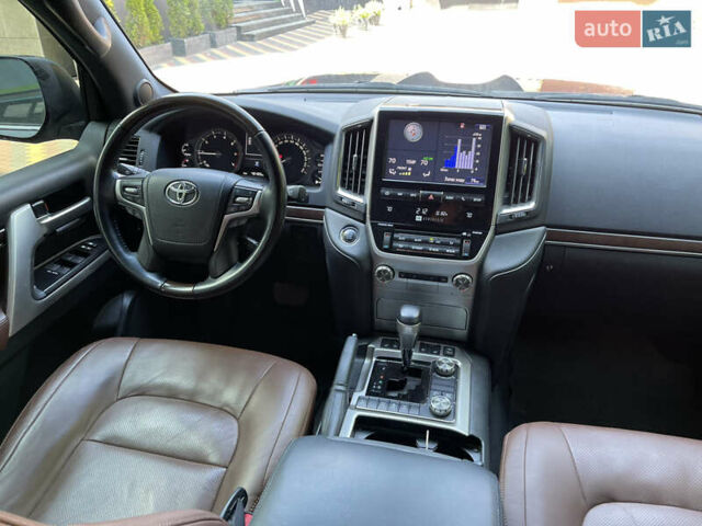Тойота Ленд Крузер, объемом двигателя 5.66 л и пробегом 49 тыс. км за 65000 $, фото 11 на Automoto.ua