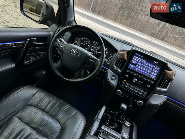 Тойота Ленд Крузер, объемом двигателя 4.46 л и пробегом 198 тыс. км за 70000 $, фото 35 на Automoto.ua