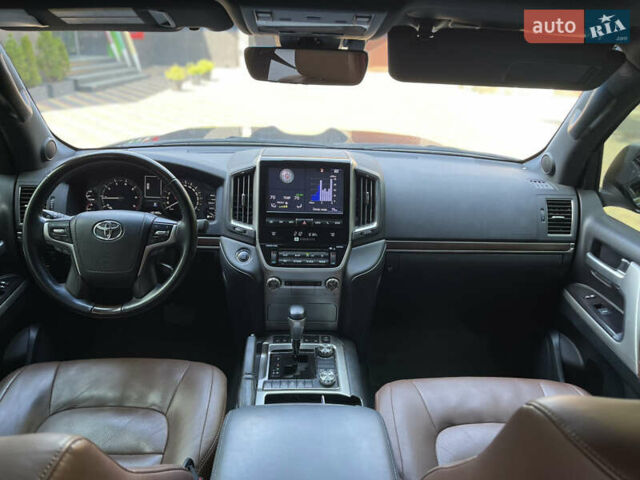 Тойота Ленд Крузер, объемом двигателя 5.66 л и пробегом 49 тыс. км за 65000 $, фото 12 на Automoto.ua