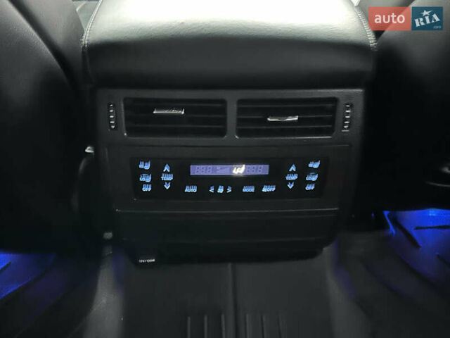 Тойота Ленд Крузер, объемом двигателя 4.46 л и пробегом 198 тыс. км за 70000 $, фото 26 на Automoto.ua