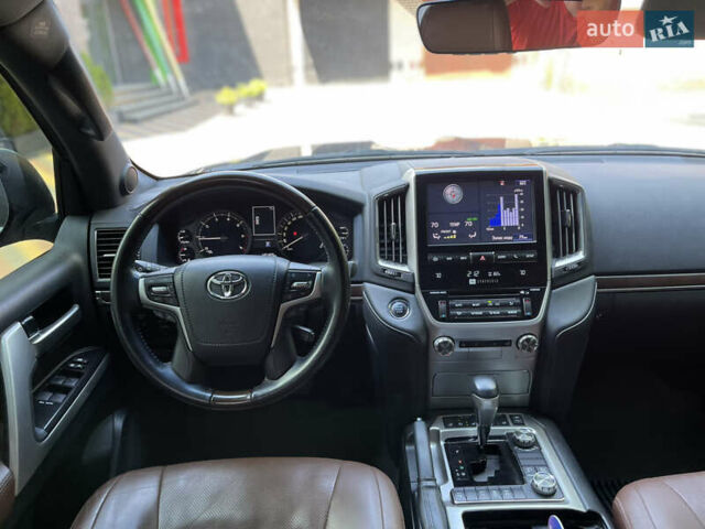 Тойота Ленд Крузер, объемом двигателя 5.66 л и пробегом 49 тыс. км за 65000 $, фото 10 на Automoto.ua