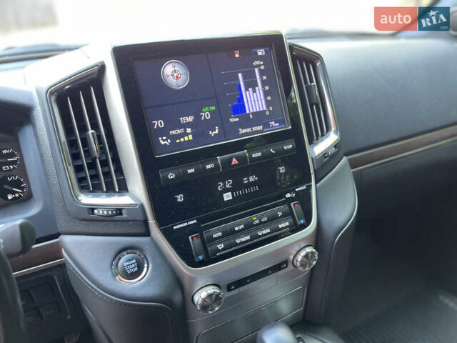 Тойота Ленд Крузер, объемом двигателя 5.66 л и пробегом 49 тыс. км за 65000 $, фото 15 на Automoto.ua