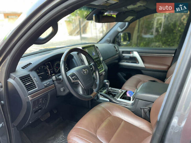 Тойота Ленд Крузер, объемом двигателя 5.66 л и пробегом 49 тыс. км за 65000 $, фото 13 на Automoto.ua