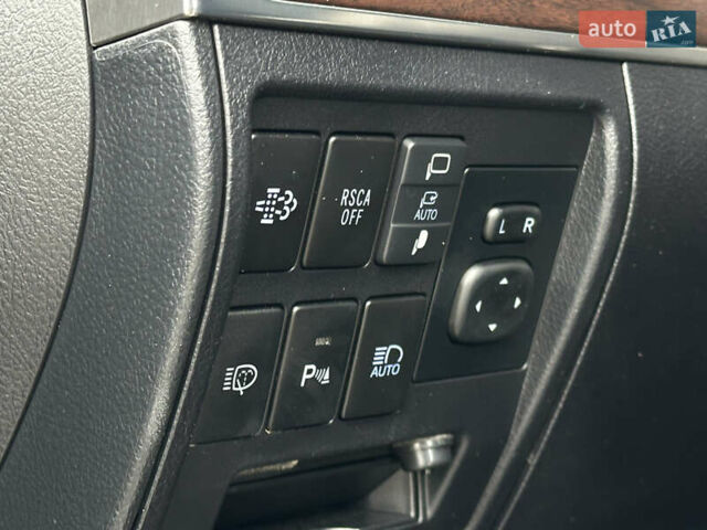 Тойота Ленд Крузер, объемом двигателя 4.46 л и пробегом 198 тыс. км за 70000 $, фото 46 на Automoto.ua