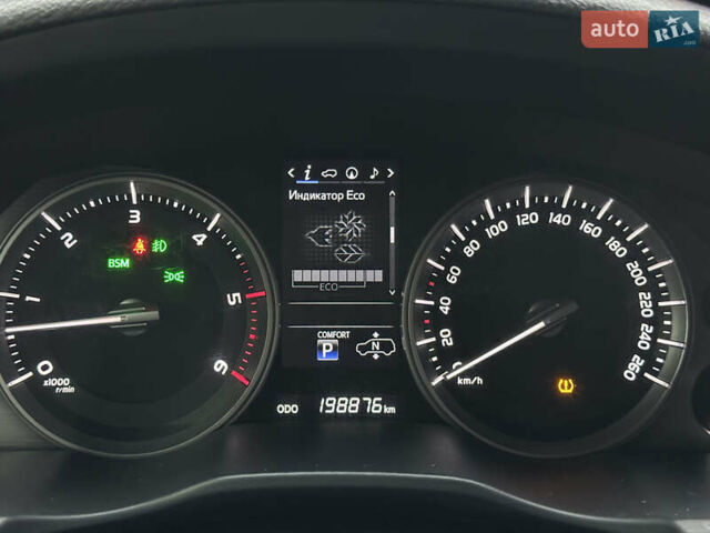 Тойота Ленд Крузер, объемом двигателя 4.46 л и пробегом 198 тыс. км за 70000 $, фото 42 на Automoto.ua