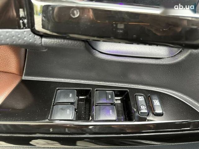 Тойота Ленд Крузер, объемом двигателя 0 л и пробегом 92 тыс. км за 64000 $, фото 26 на Automoto.ua