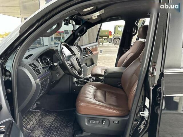 Тойота Ленд Крузер, объемом двигателя 0 л и пробегом 92 тыс. км за 64000 $, фото 14 на Automoto.ua