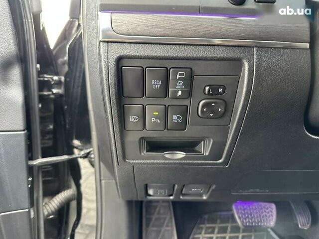 Тойота Ленд Крузер, объемом двигателя 0 л и пробегом 92 тыс. км за 64000 $, фото 21 на Automoto.ua