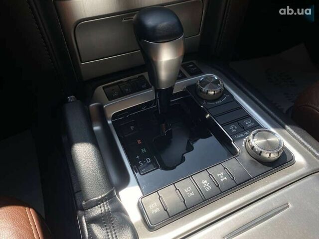 Тойота Ленд Крузер, объемом двигателя 0 л и пробегом 56 тыс. км за 62000 $, фото 16 на Automoto.ua
